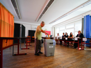 VOLBY 2024: Je rozhodnuto, volební místnosti se uzavřely. Začalo sčítání